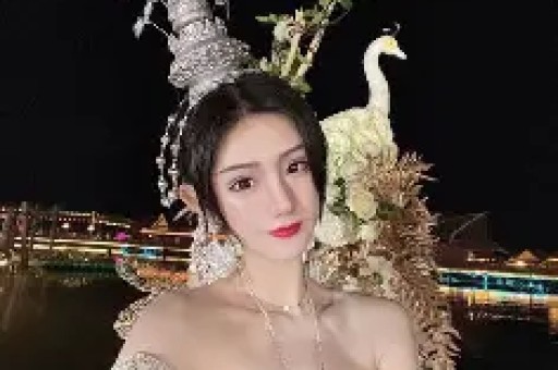 抖音第一网红黑料被扒！17岁辍学私生活混乱！整容前照片曝光